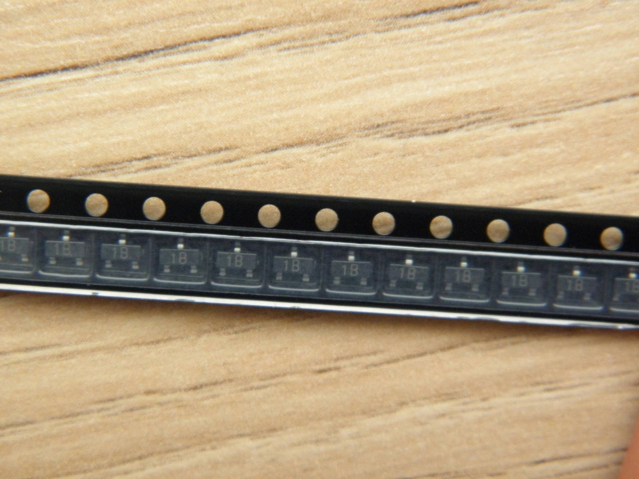 

Транзистор MMBT2907 SMD code 2F