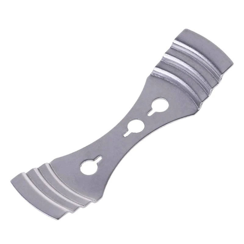 

Держатель для центрирования фитиля при изготовлении свечей.