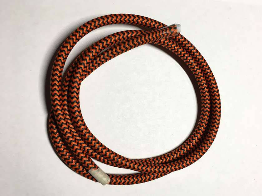 

AMP провод текстильный зигзаг 2x0.75 black+orange