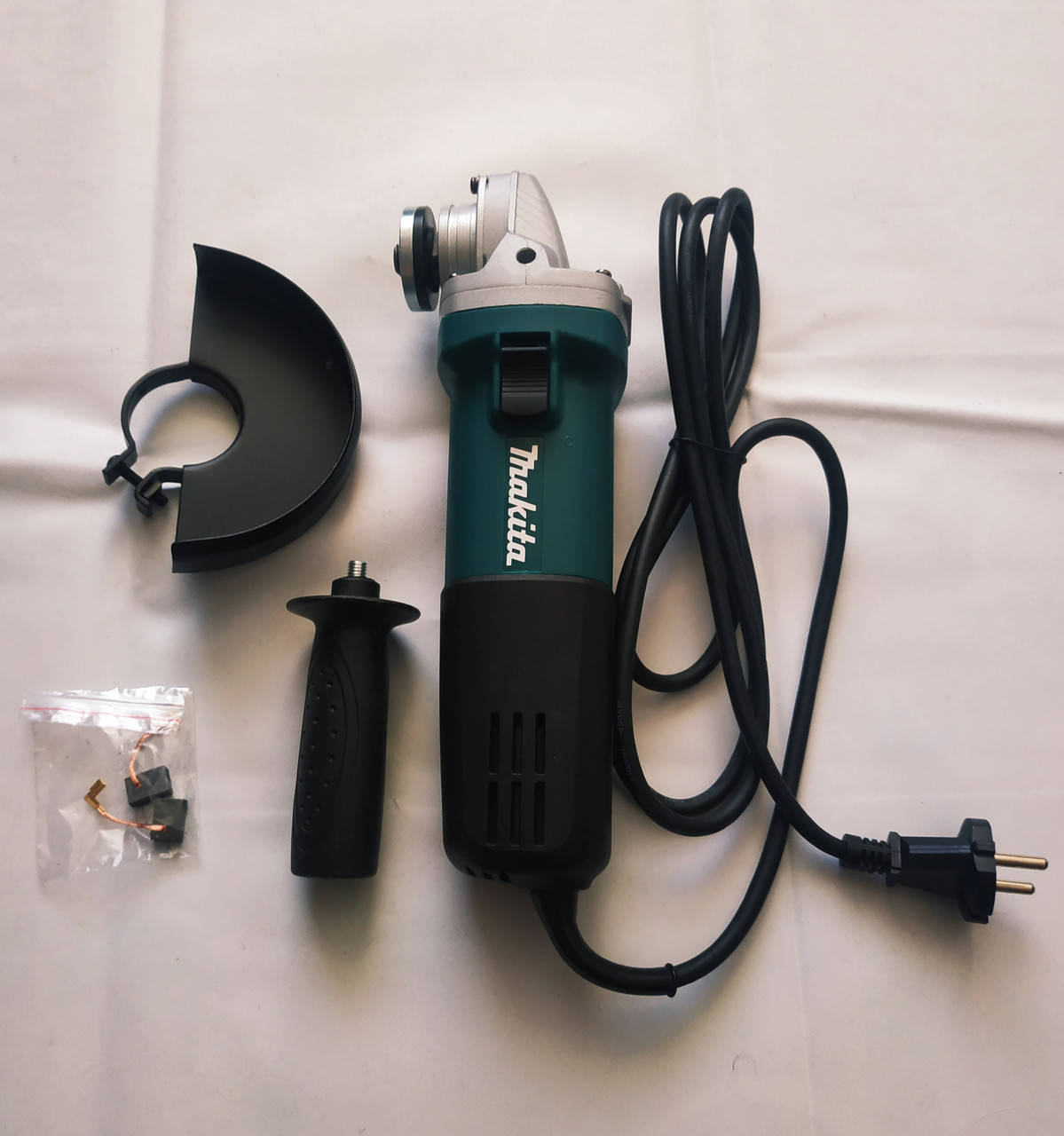 

Угловая шлифовальная машина Makita GA 9558 HNG: болгарка макита Румынская