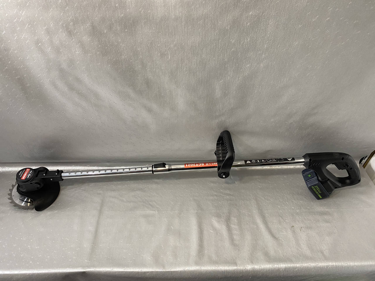 

Аккумуляторный триммер SAKUMA SCT2021 Set 21V – 1 акк TITAN BBL2150 (4.0 Ач) и зарядное устройство