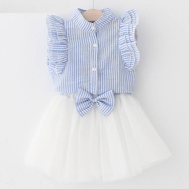 

Стильный костюм для девочки на рост 122