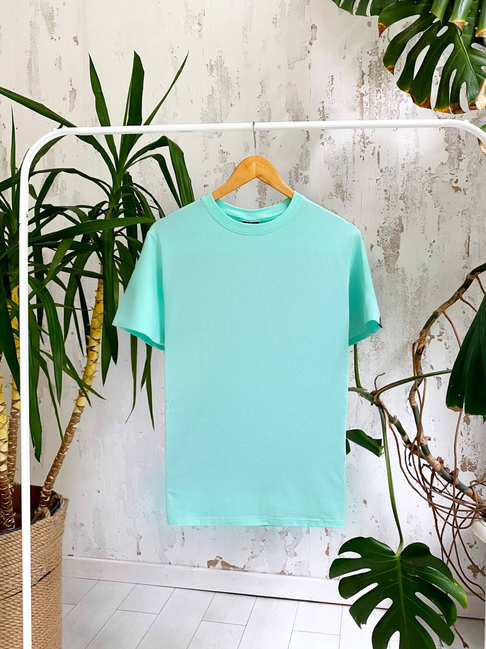 

Футболка мужская без принта без кармана летняя хлопковая Pobedov Peremoga