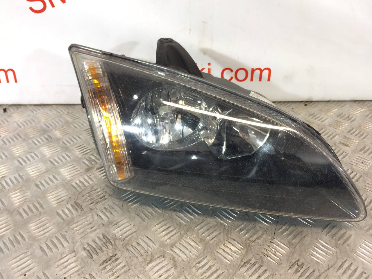 

Фара передняя правая, оптика Ford Focus 2 R