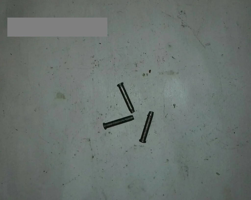 

Палец лапки сцепления длинный ГАЗ-53. 53-1601110