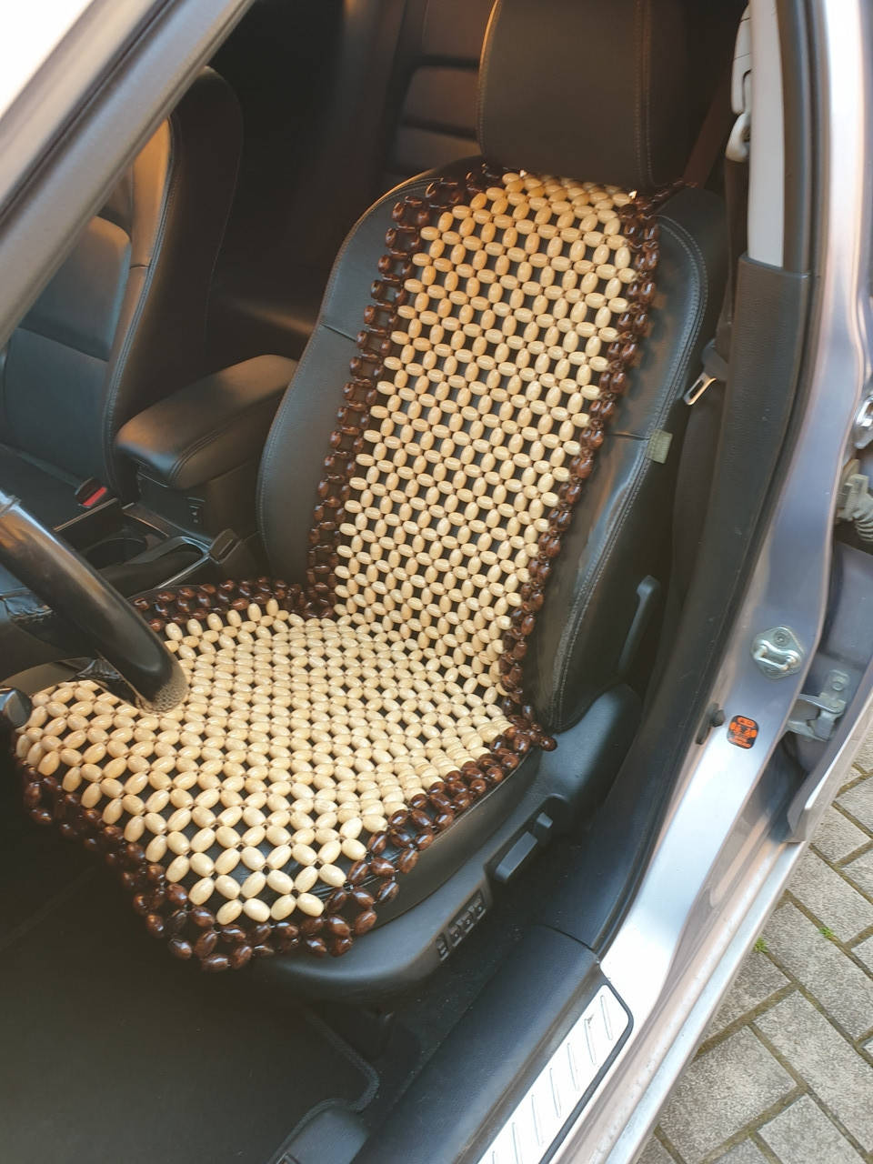 

Деревянная массажная накидка на сиденье автомобиля.