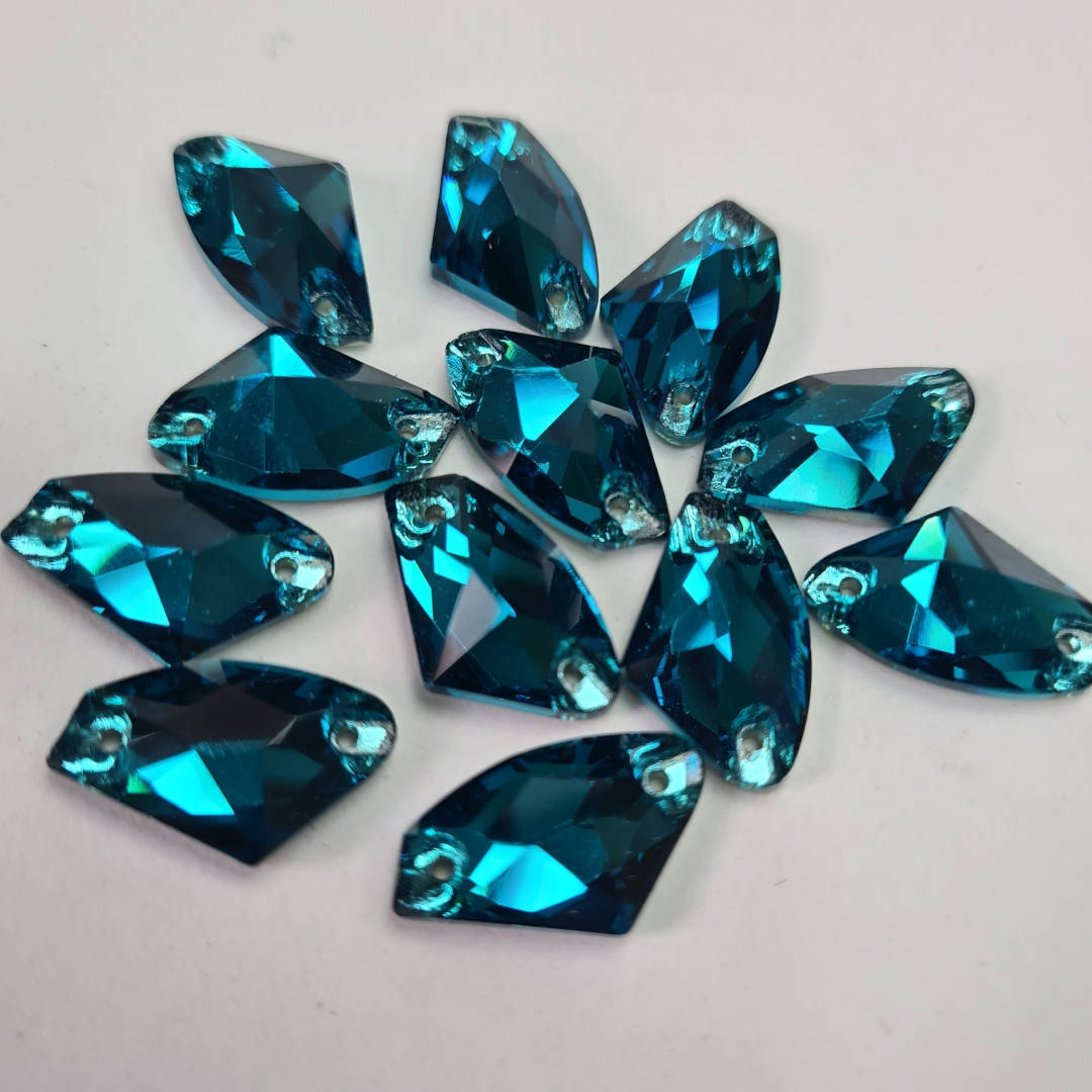 

Стразы пришивные SWARO Топорик 12*19мм. Blue Zircon