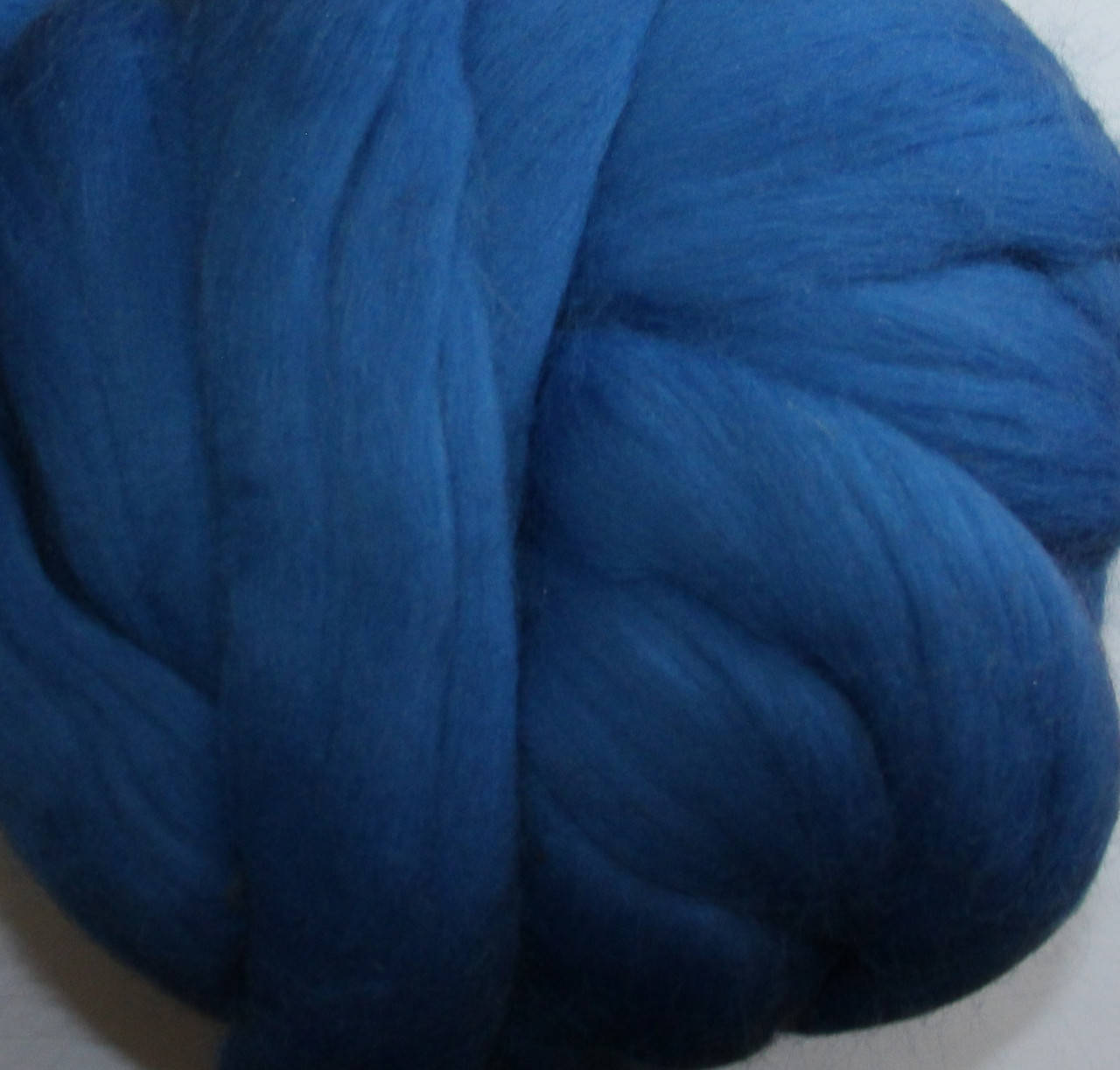 

Шерсть для валяния в ленте. Меринос, 21 микрон. Украина. Упаковка 10 грамм. № 21, Синий