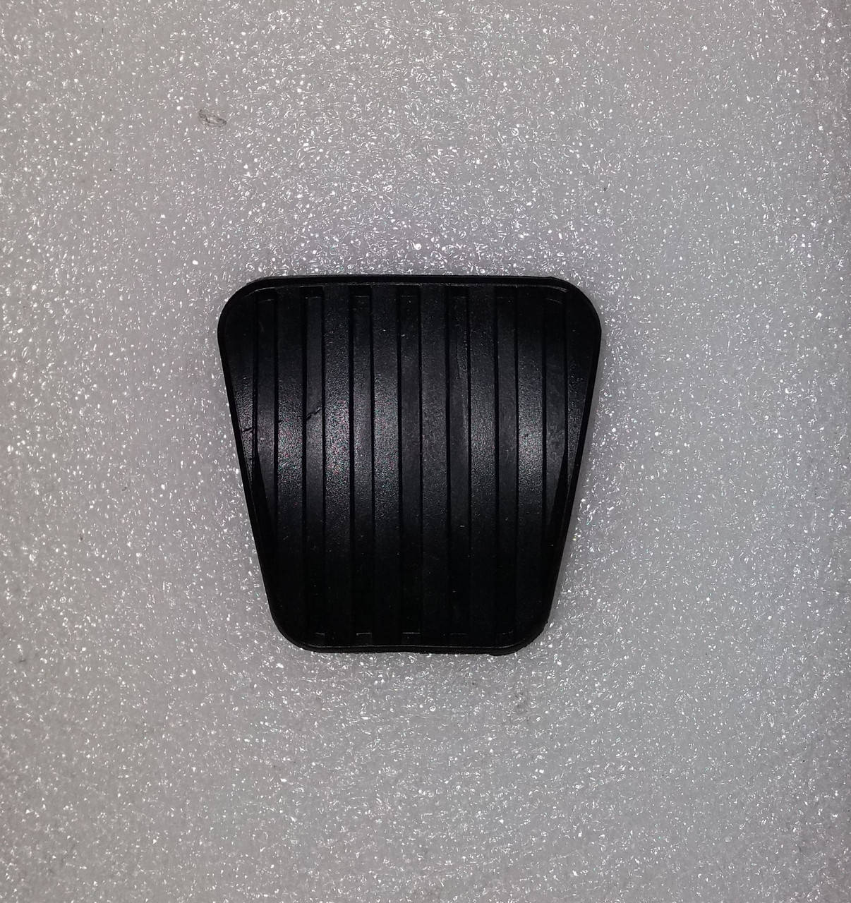 

Накладка педали тормоза и сцепления Авео Украина, Черный