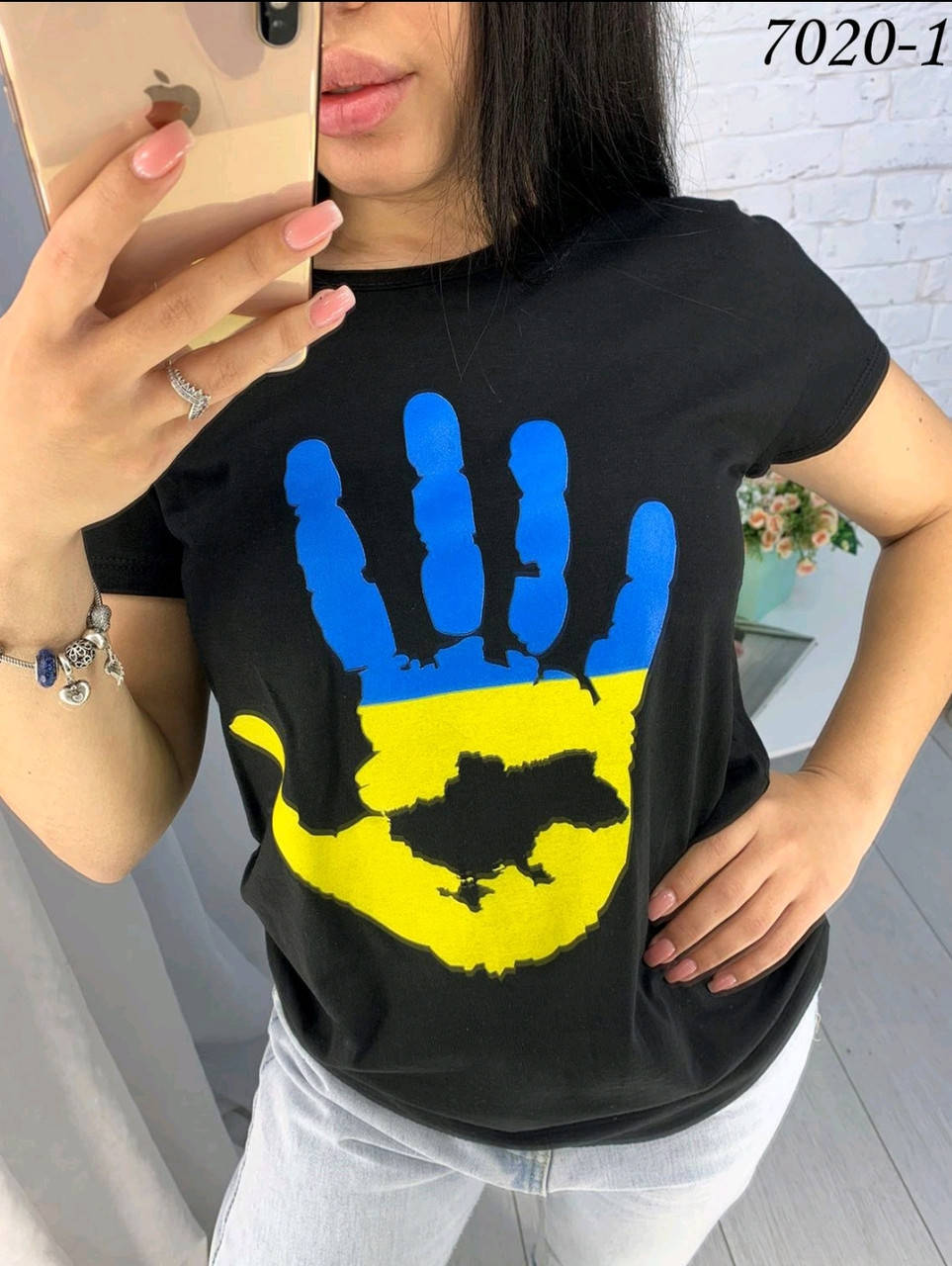 

Жіночі футболки патріотичні чорні 44р