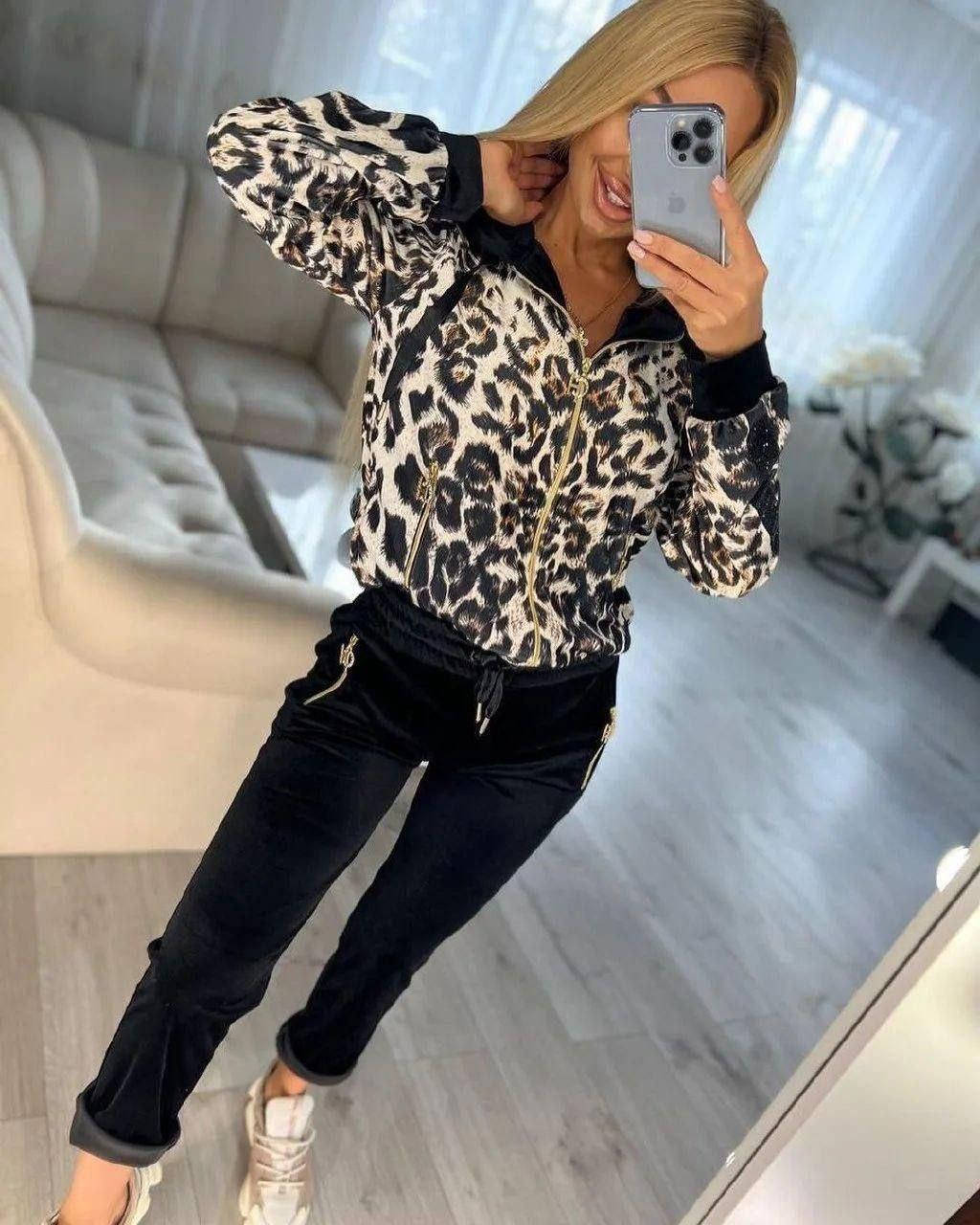 

Бархатный женский велюровый спортивный костюм с леопардовым принтом Турция, Черный