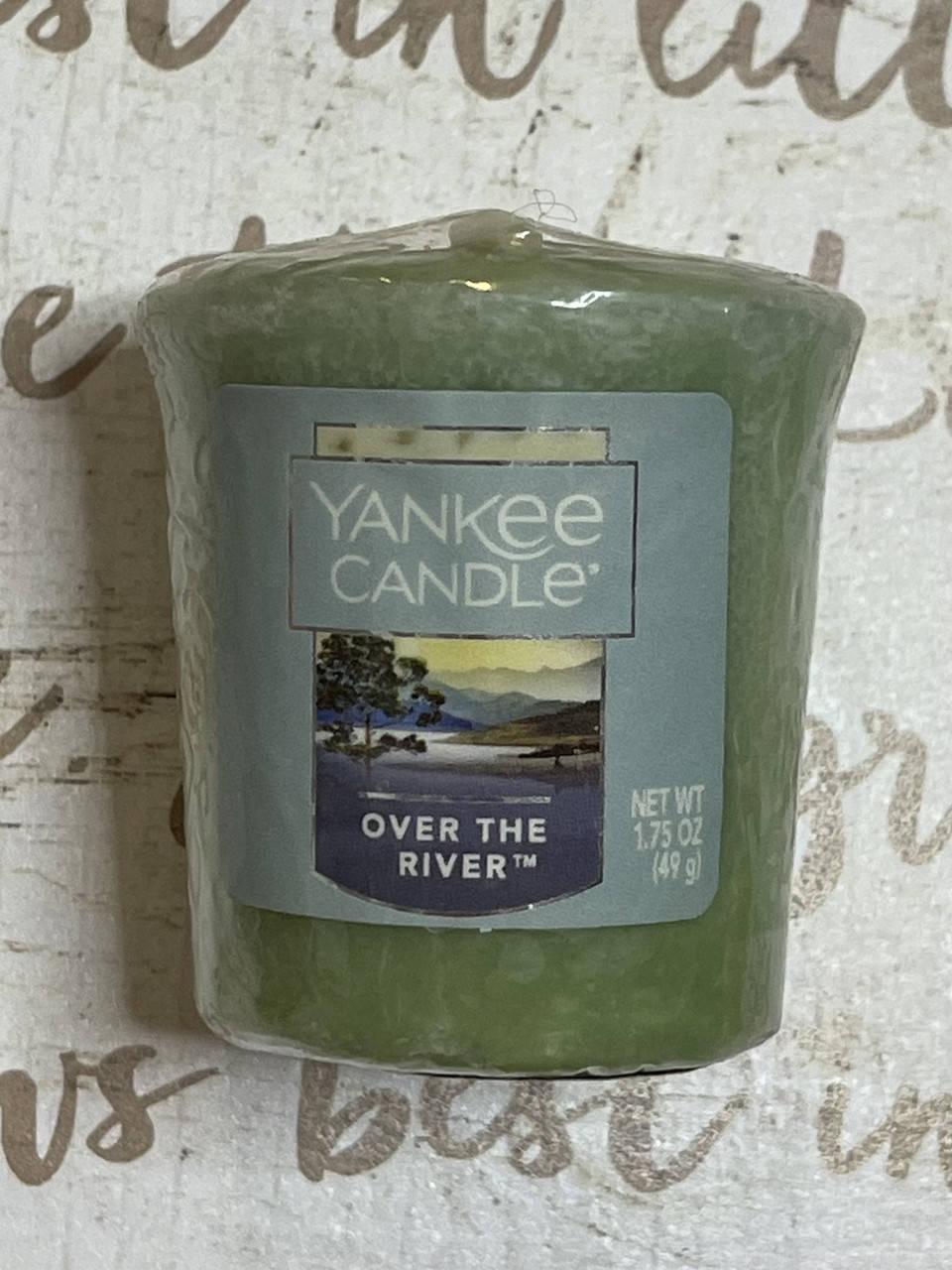 

Ароматическая свеча "Над рекой" Yankee Candle