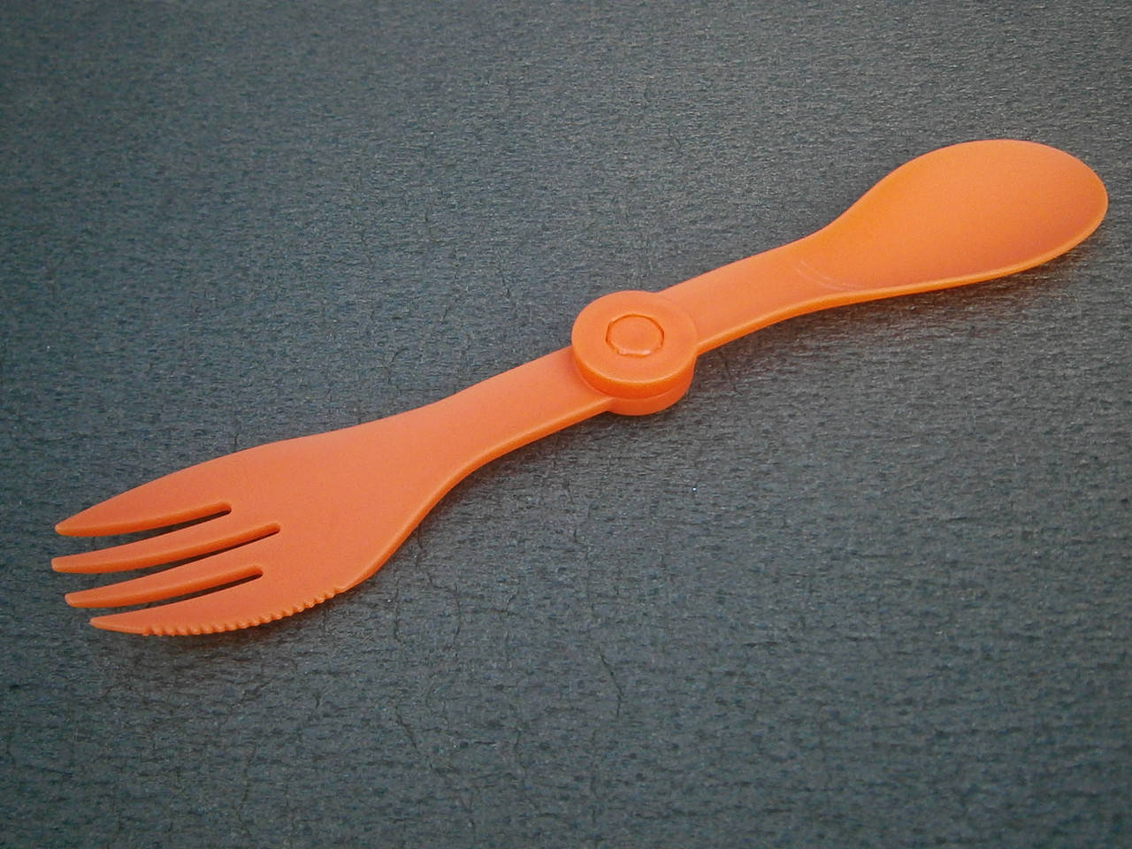 

Ловилка складная пластиковая Tramp TRC-084.