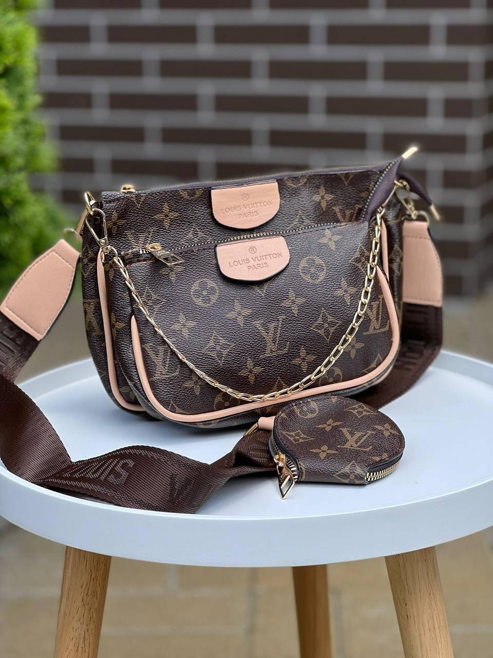 

Сумка Луи Виттон 3в1 Louis Vuitton бежевая светлая эмблема, Бежевый