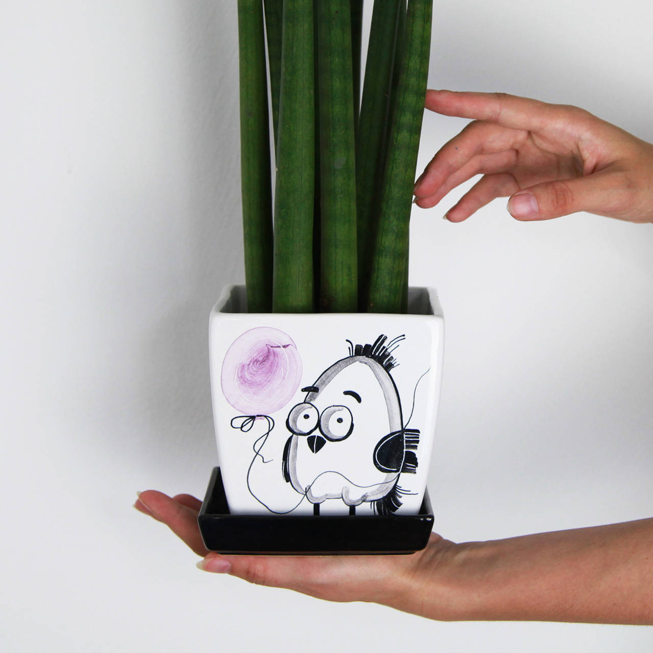 

Горшок для цветов керамический "Воробей с Фиолетовым шариком" 1.6л Белый 096 Rezon