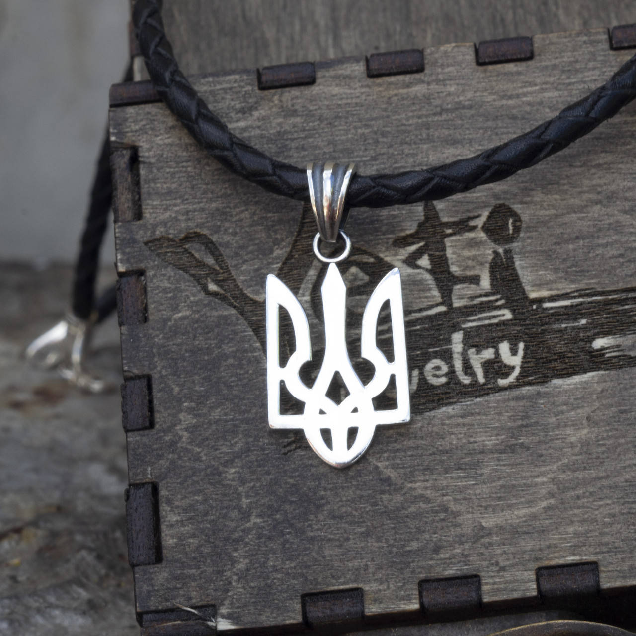 

Кулон тризубець , срібло 925 (середній)