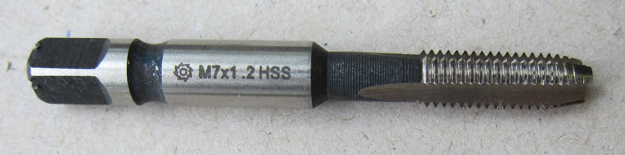 

Метчик машинно-ручной М 7х1.0 одинарный HSS( Р6М5 ) Гост 3266-81 исполнение 2
