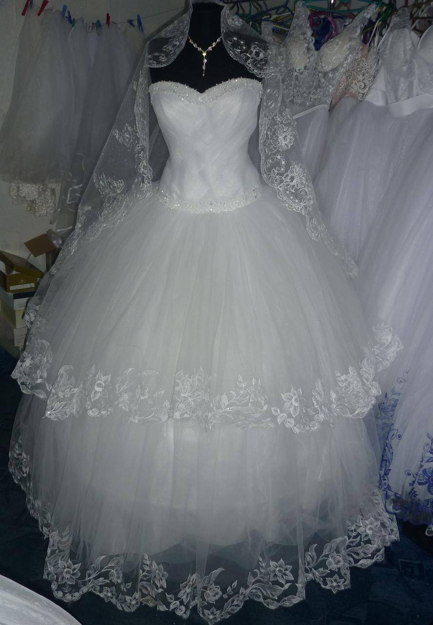 

Свадебное платье 44-46- размера, б/у, цена 950 гривен, Белый