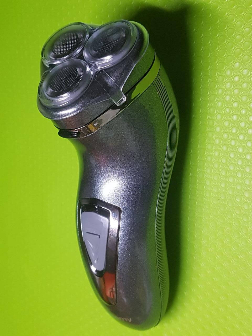 

Электробритва с триммером ProGemei GM-7500