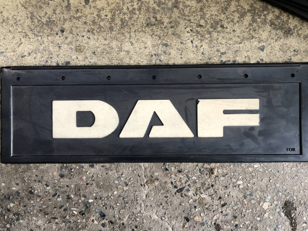 

Брызговики передние Daf пара