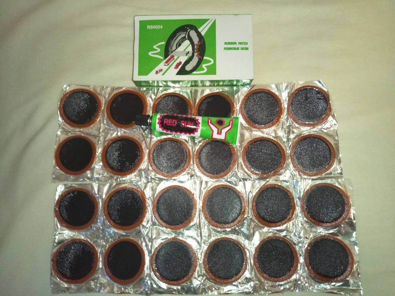 

Латка №24 клей + 24 латки. велосипедные латки