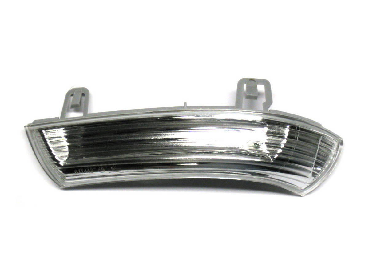 

Повторители поворотов в зеркало VW Passat B5 Golf V Jetta Sharan Superb глянец