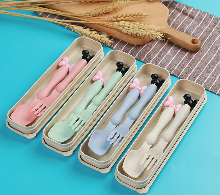 

Набор Ложка и вилка 1000 Дрібниць из пшеничной соломы в пенале (арт 1053)