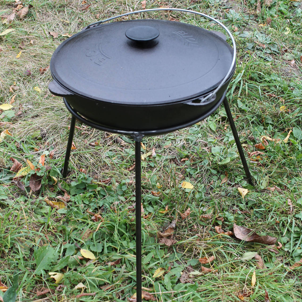 

Казан татарский чугун 12 л + подставка под казан Казан чугунный на пикник с крышкой + подставка на ножках