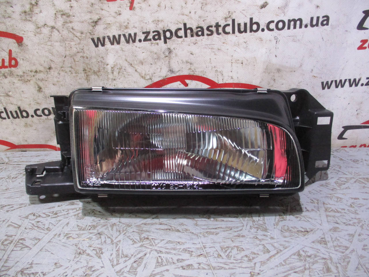 

Фара правая Mazda 323 (НОВАЯ) TYC 201614016B (BS20510K0A, 8DBY51030A) 99150070 Mazda
