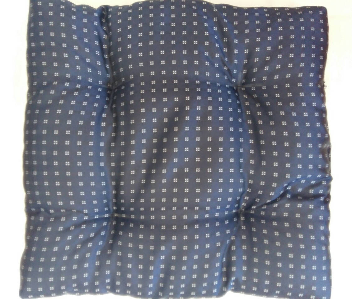 

Подушки на табуреты, лавки, стулья 32×32