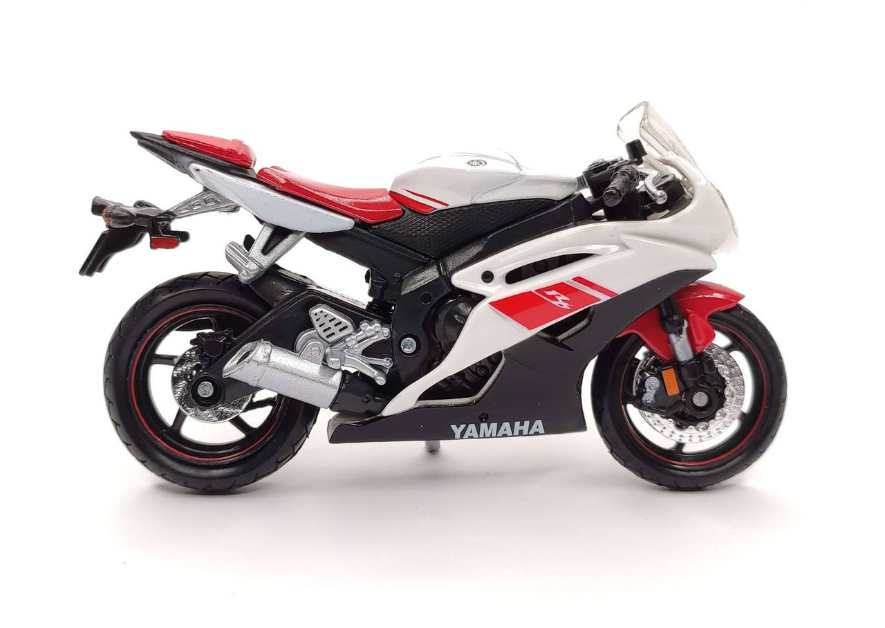 

Модель мотоцикла Yamaha YZF-R6 1:18 Maisto