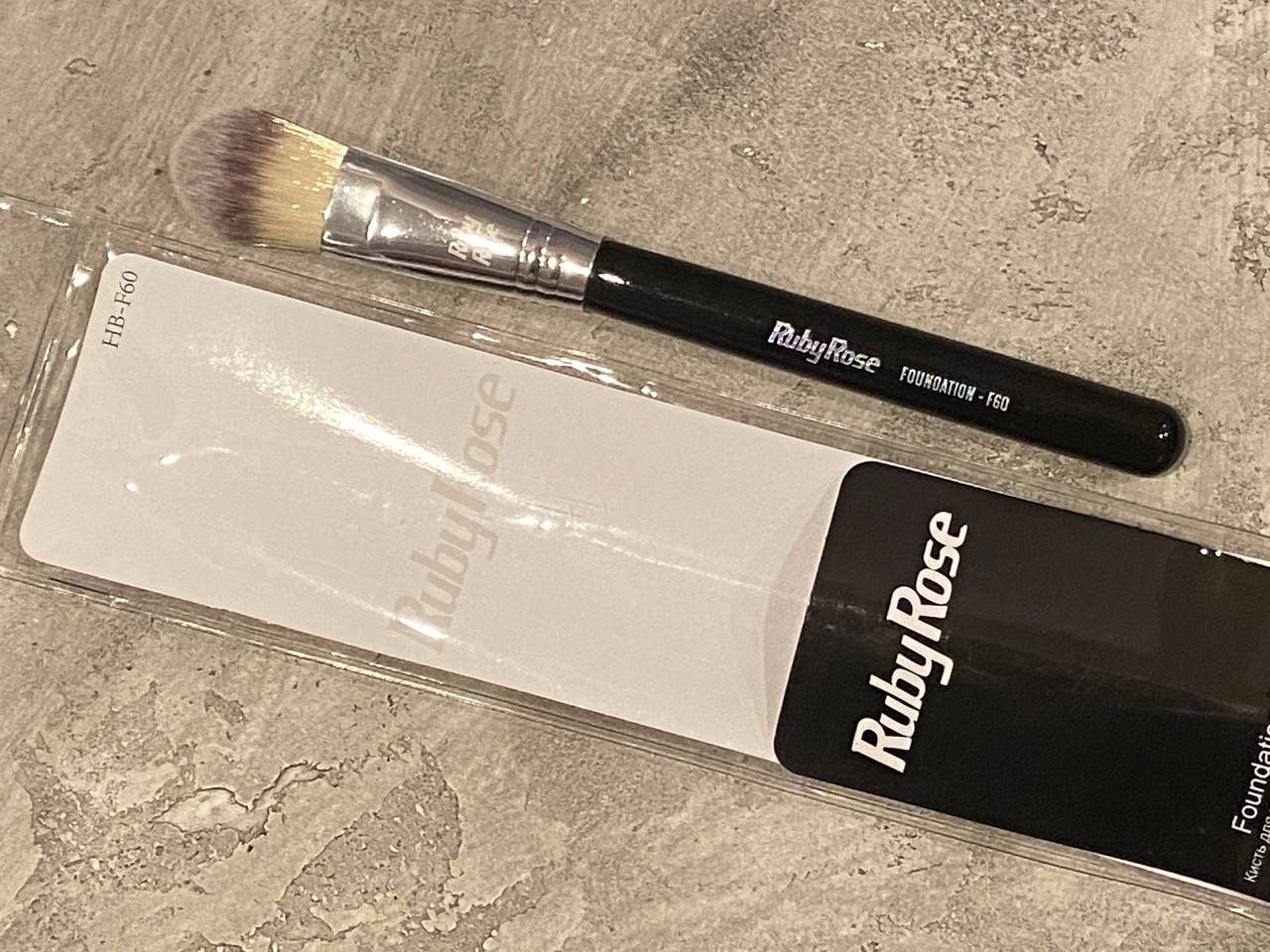 

Кисть для макияжа F-60 RUBY ROSE