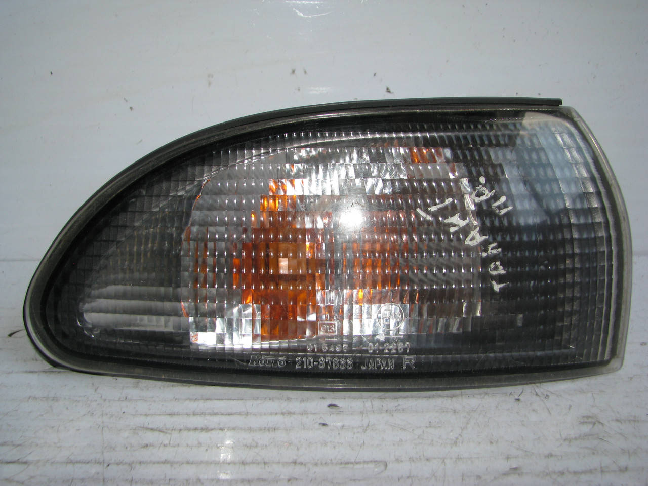 

Б/у поворотник п Mitsubishi Galant VII 1993-1996, KOITO 210-37833