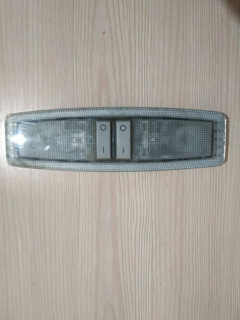 

Плафон салонний задній Opel Astra h 2006 1.3 GM 13101641
