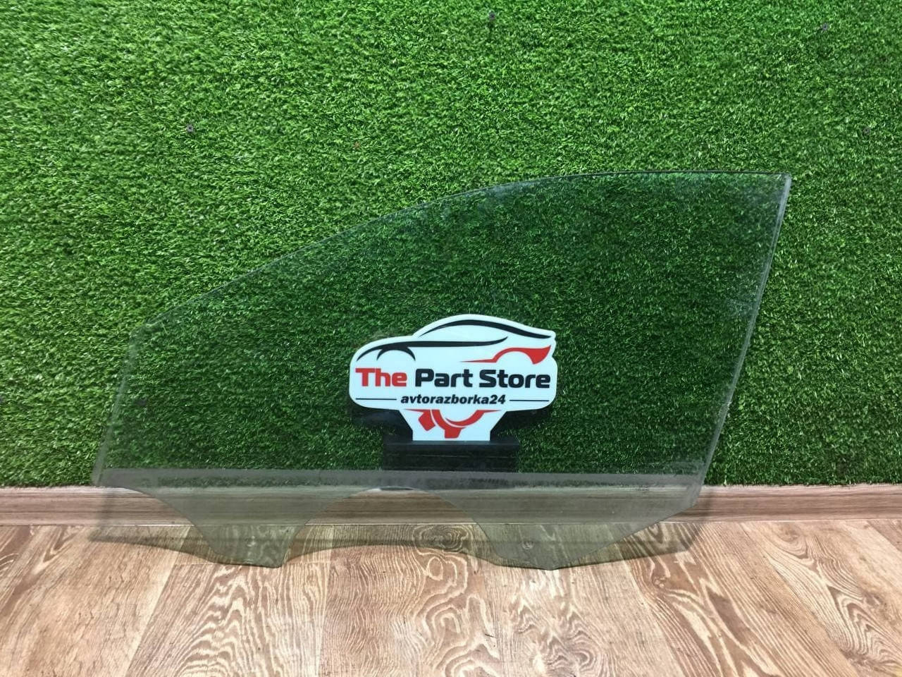 

Стекло двери передней левой Skoda Rapid Шкода Рапид 2012 - 2015, 5JA845201E