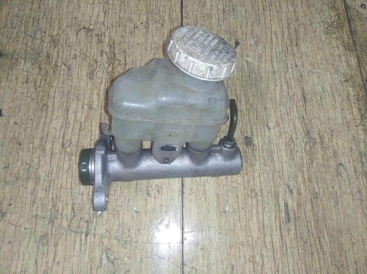 

Цилиндр тормозной главный 4625A020,MR527631 995905 Lancer 9 Mitsubishi