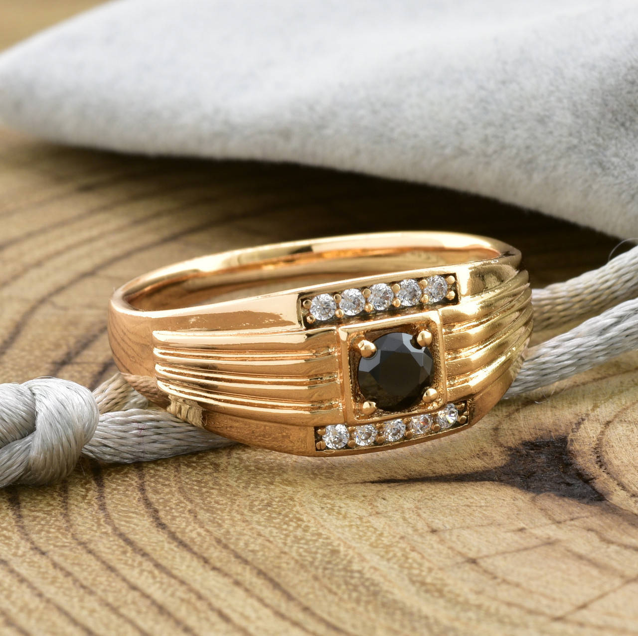 

Кольцо Xuping 13857 ширина 6 мм фианит позолота 18K размер 20