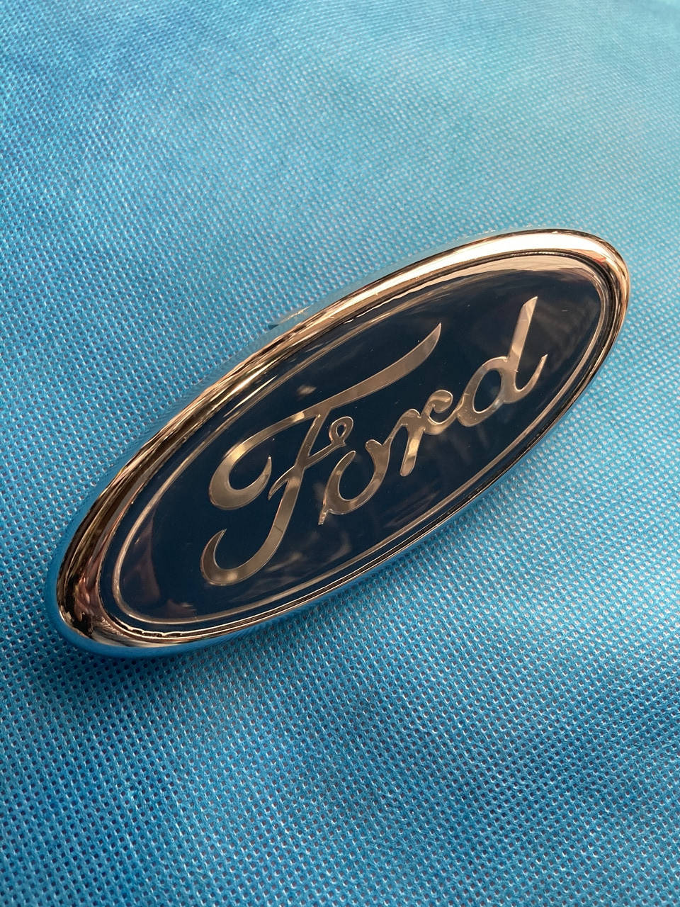

Эмблема Ford C-MAX 148*60 мм.