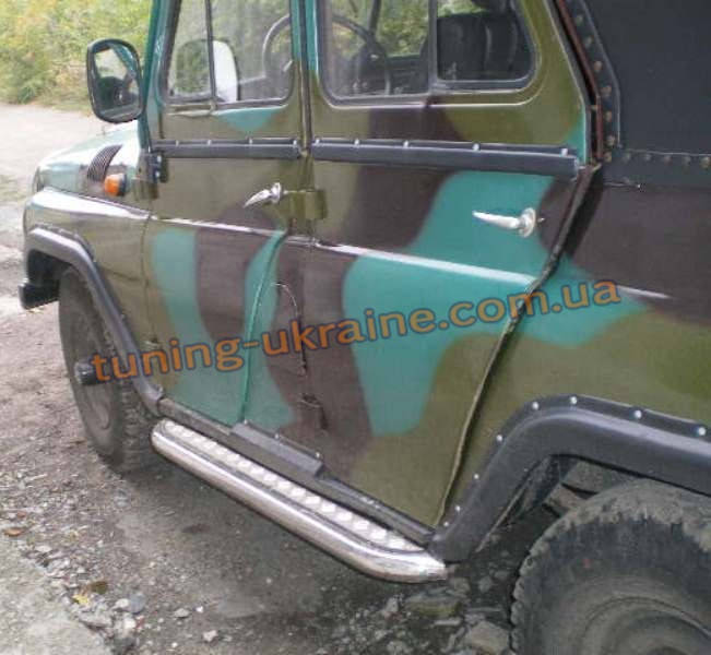 

Боковые пороги труба с листом крашенные D60 на УАЗ 469