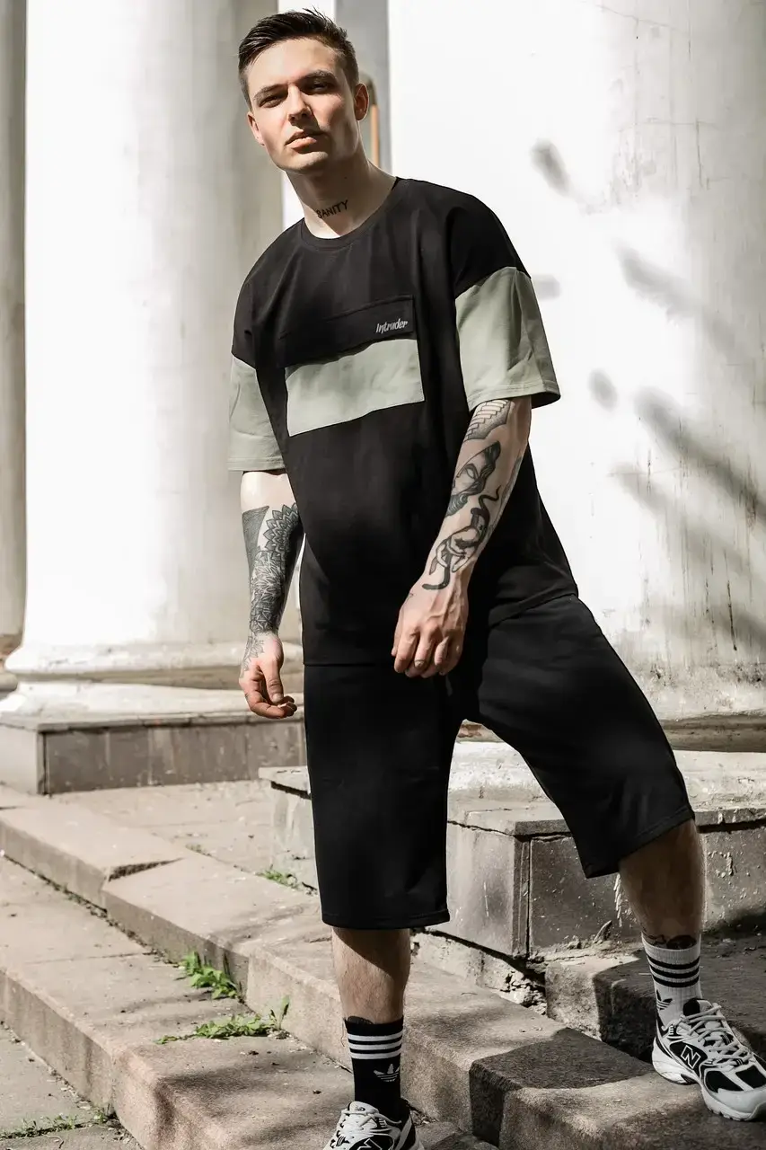 

Костюм Oversize летний мужской Футболка "Freedom" черная олива + Шорты трикотажные черные Intruder.