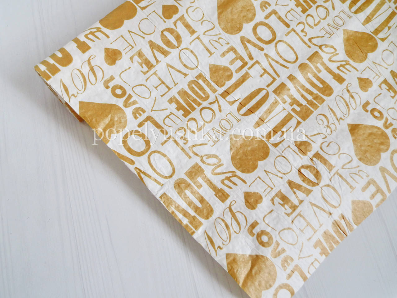 

Бумага жатая LOVE золотистая