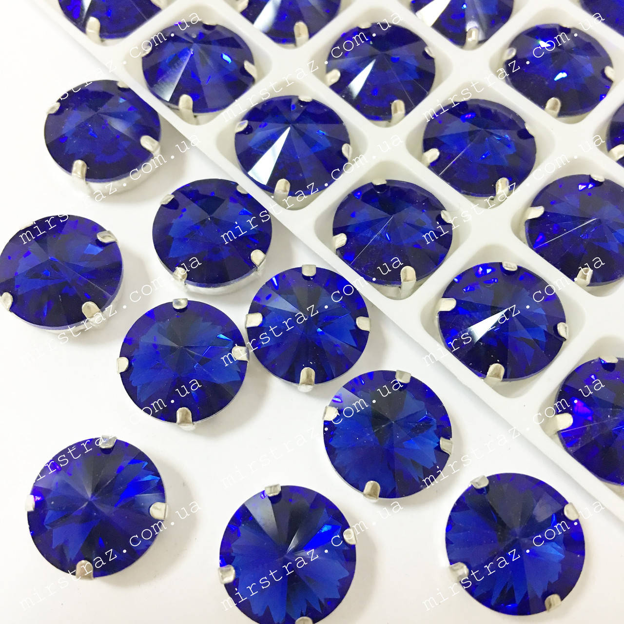 

Стразы в цапах 12мм, цвет Cobalt, 1шт, Черный