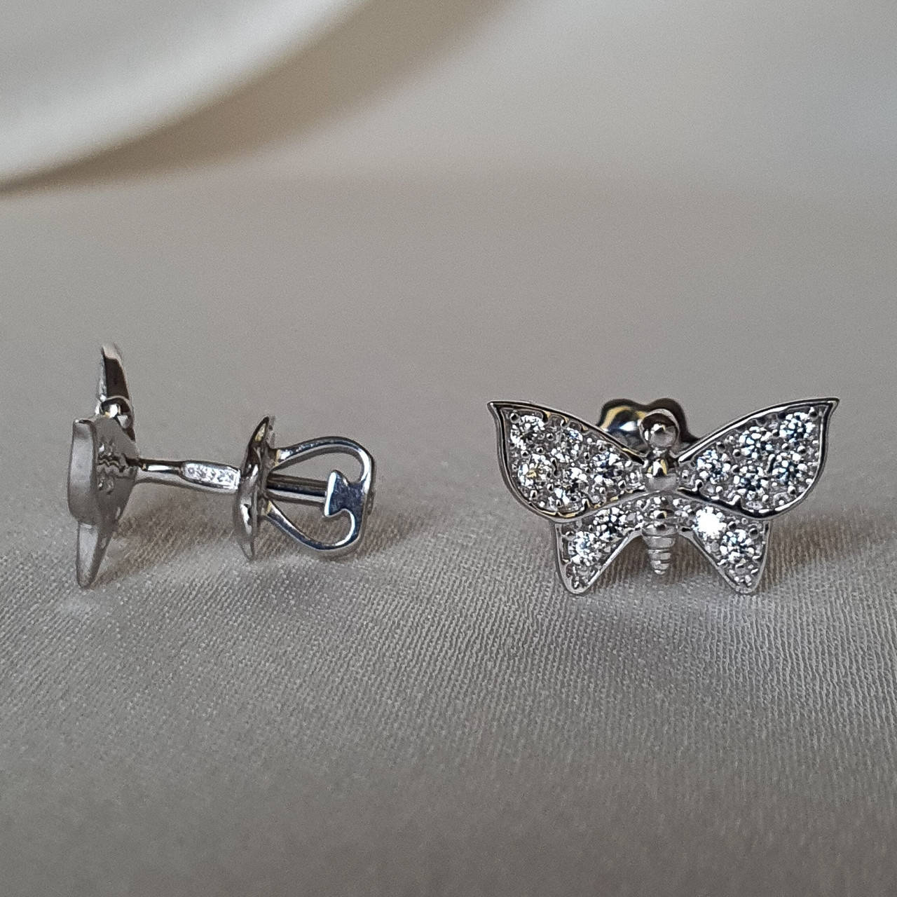 

Серебряные пусеты (гвоздики) на закрутке Бабочки