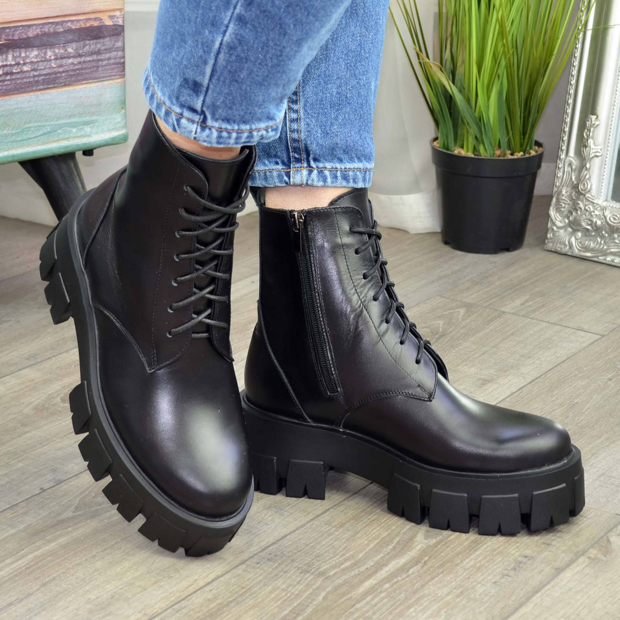 

Ботинки женские на шнуровке, натуральная кожа черного цвета, Черный