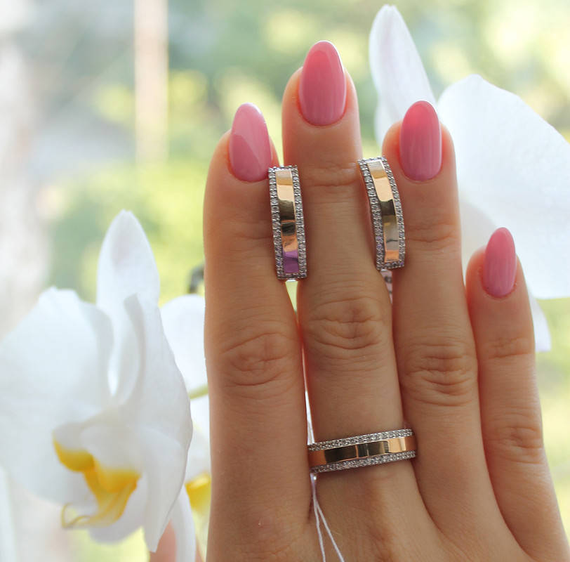 

Серебряный комплект с полоской золота и дорожкой цирконов Ардин