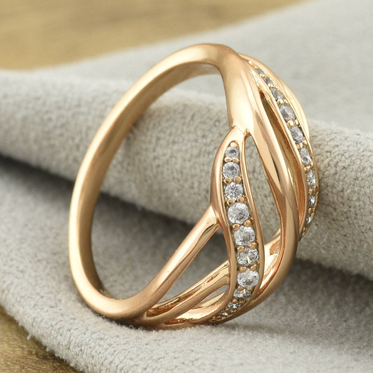 

Кольцо Xuping 35169 белые фианиты позолота 18К размер 18