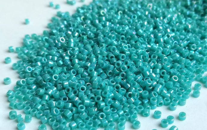 

Японський бісер Miyuki Delica 11/0 DB0166 Opaque Turquoise AB