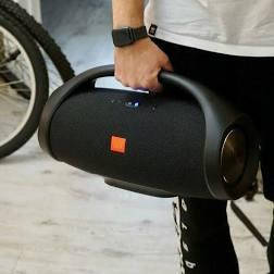 

Портативная колонка Boombox с ручкой больших размеров. 35см.