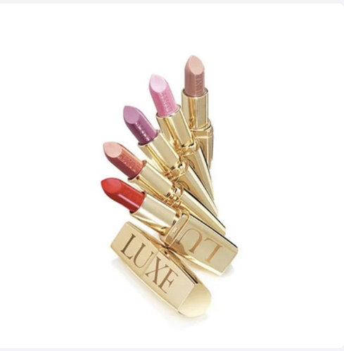 

Увлажняющая губная помада Luxe Avon (3.6 г)