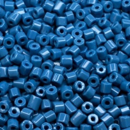 

Бисер Preciosa Рубка 31001 / 33220 размер 10 Голубой 5 грамм